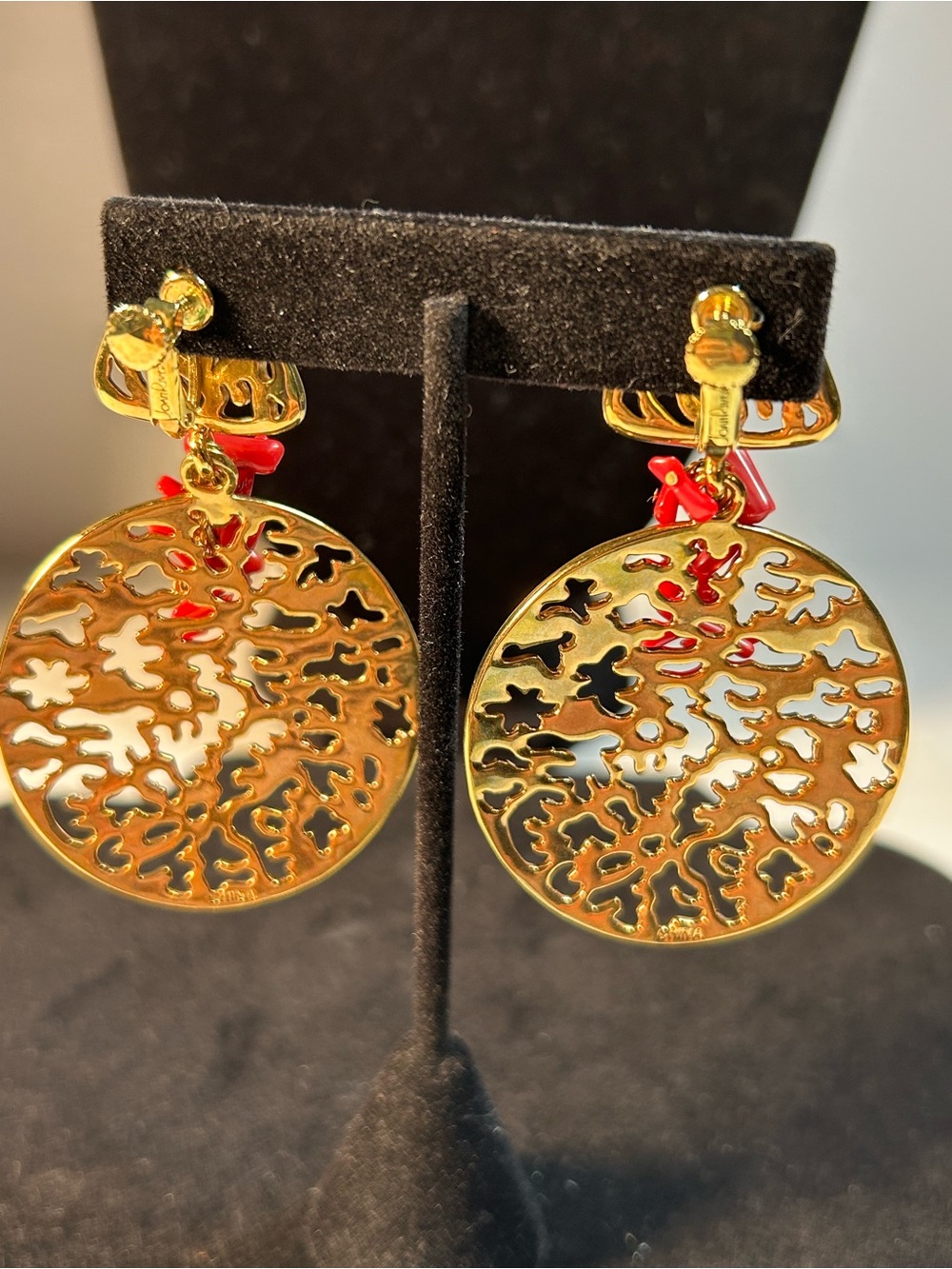 Joan Rivers Gold-tone Cut out Red Coral Dangling Clip On Earrings